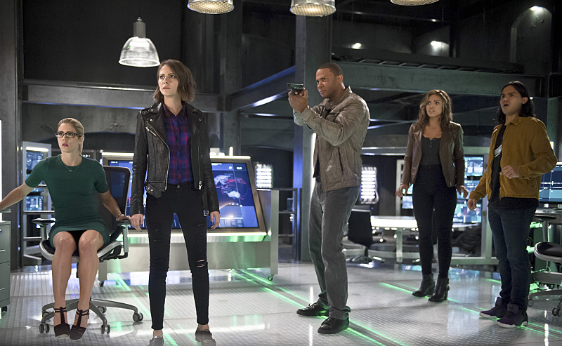 The Flash -- "Legends of Today" -- Image FLA208A_0222b.jpg -- Pictured (L-R): Emily Bett Rickards as Felicity Smoak, Willa Holland as Thea Queen, David Ramsey as John Diggle, Ciara Renee as Kendra Saunders, Carlos Valdes as Cisco Ramon -- Photo: Diyah Pera/The CW -- é 2015 The CW Network, LLC. All rights reserved.