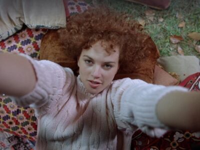 Natal Sangrento 4 - A Iniciação : Uma trasheira lisérgica regada a body horror